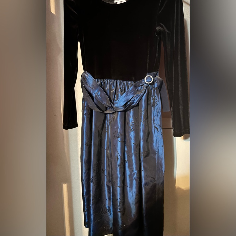 Black and Blue Longsleeve Girls Dress